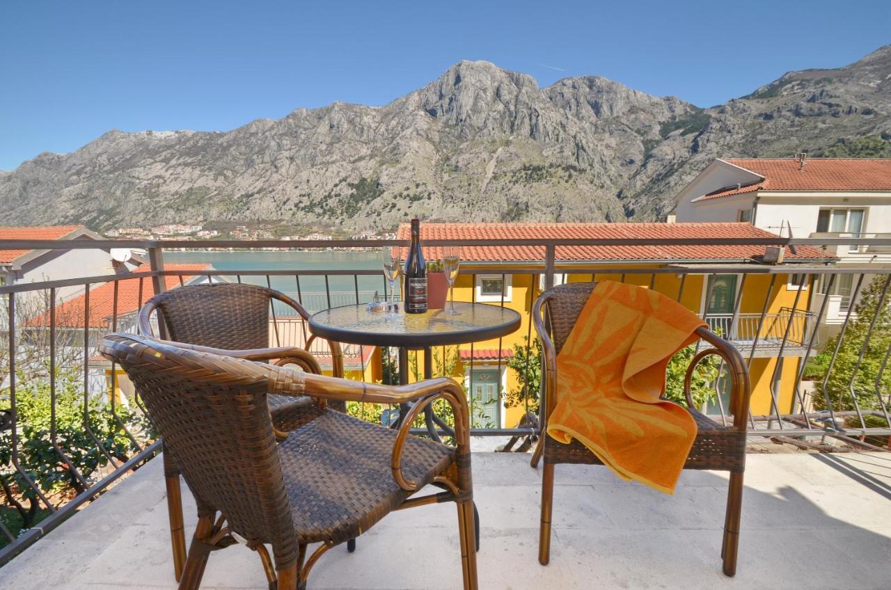 Apartments Andrija Kotor Luaran gambar