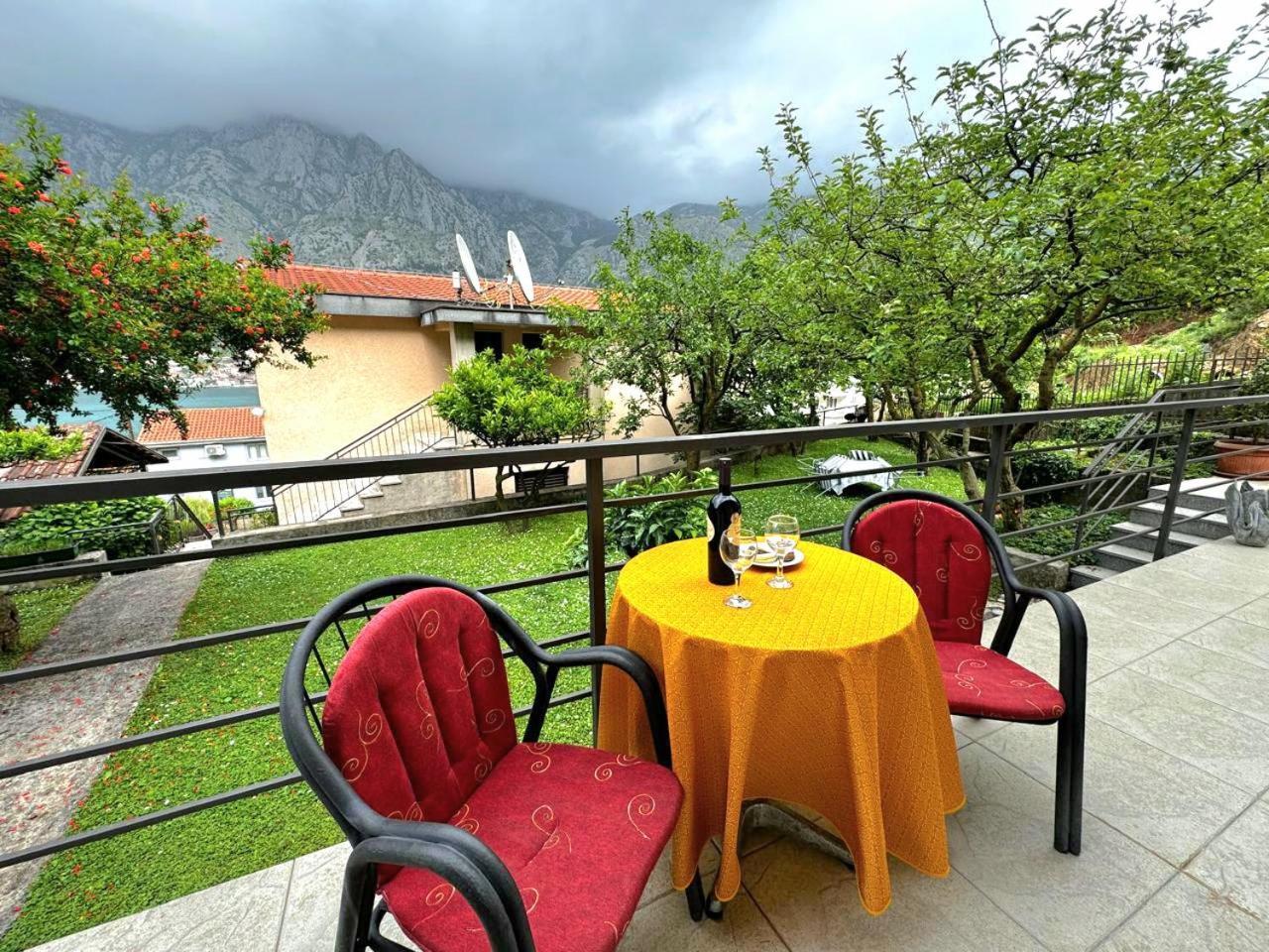 Apartments Andrija Kotor Luaran gambar